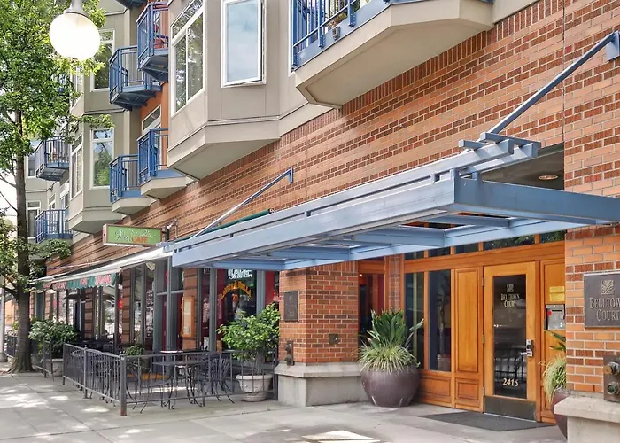 Belltown Court Sunset Suite