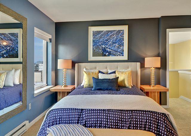 Belltown Court Sunset Apartment